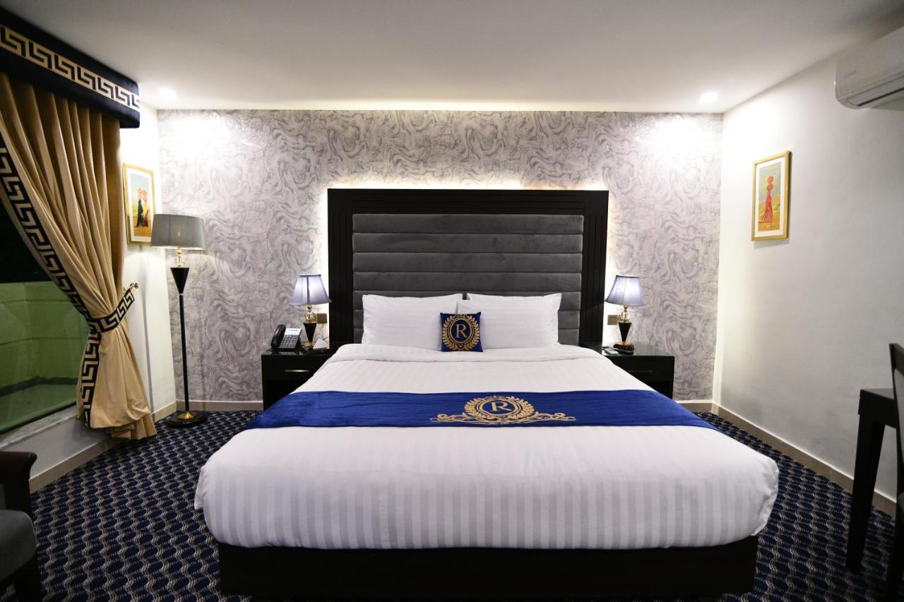 Royal Regency Hotel Исламабад Екстериор снимка