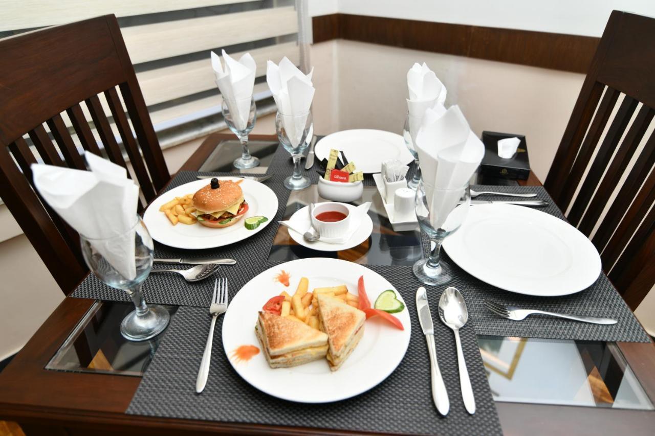 Royal Regency Hotel Исламабад Екстериор снимка